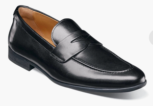 lot 5473 image: Florsheim Shoe Company Modena Moc Toe Penny Loafer - Size 11M (Retails for $140) Used but Like New.