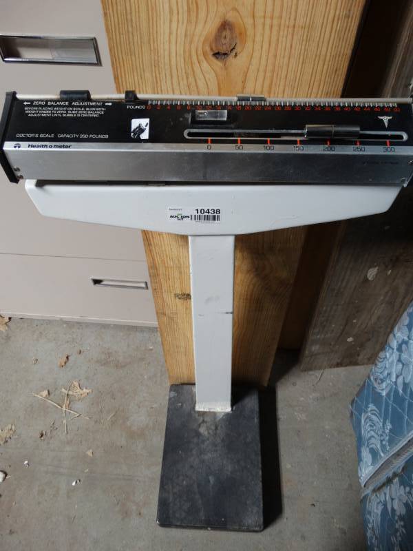 lot 10438 image: health o meter doctors scale