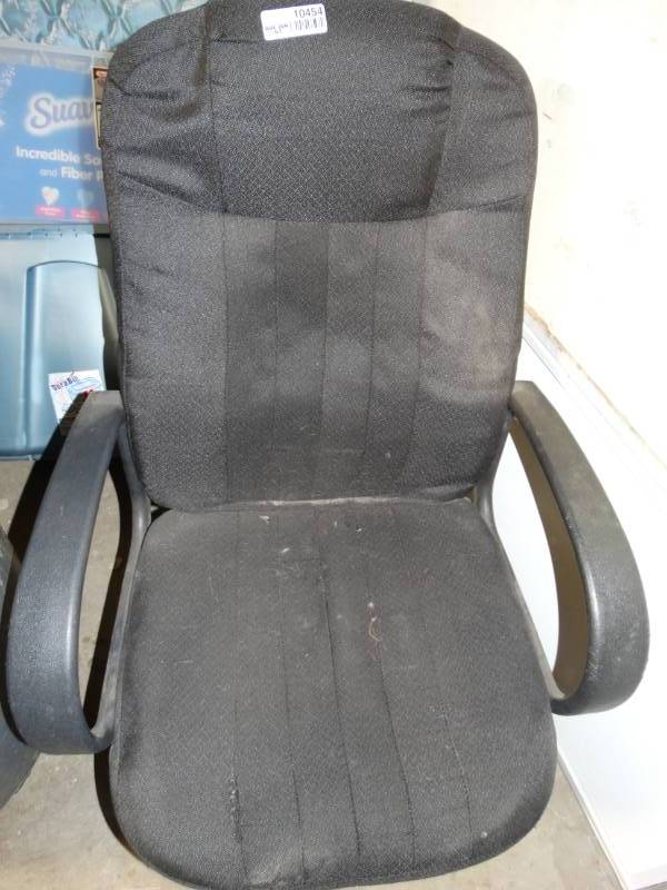 lot 10454 image: rolling office chair