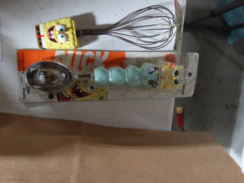 lot 10484 image: Lot of Spongebob Kitchen Utensils