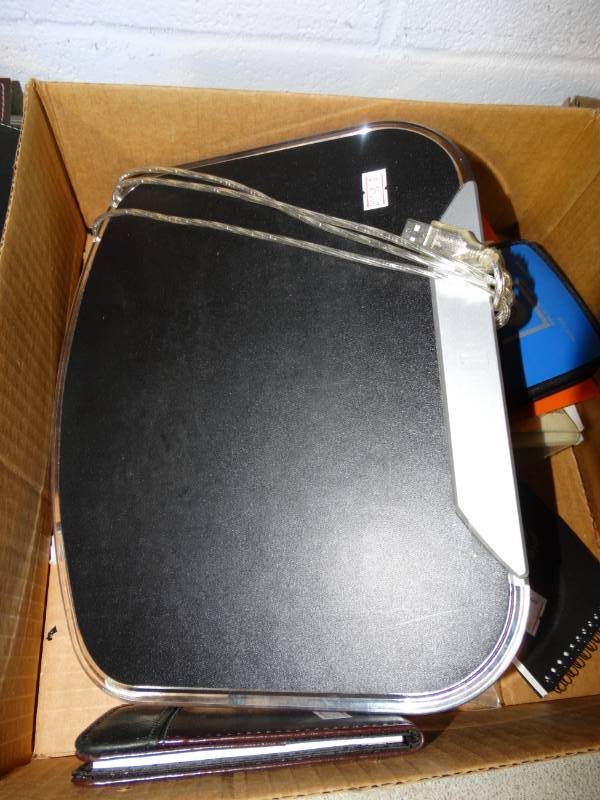 lot 10507 image: Lot of Office Accessories