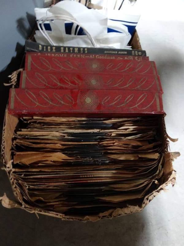 lot 10514 image: Lot of Records