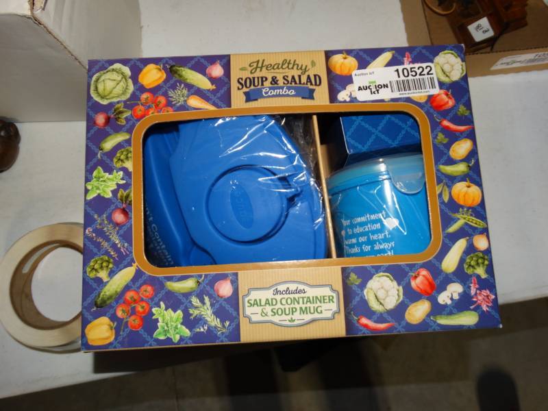 lot 10522 image: Soup and Salad Container and Mug Set