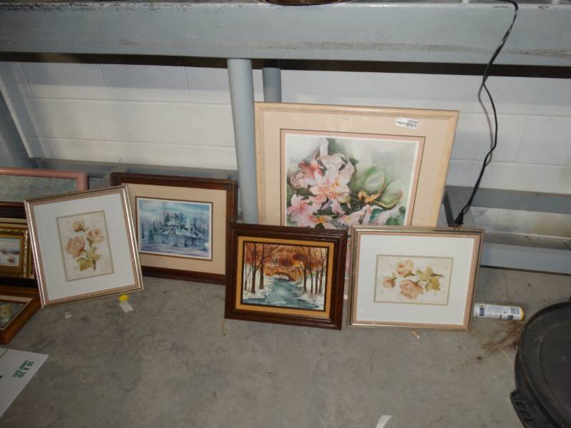 lot 10549 image: Lot of Wall Art