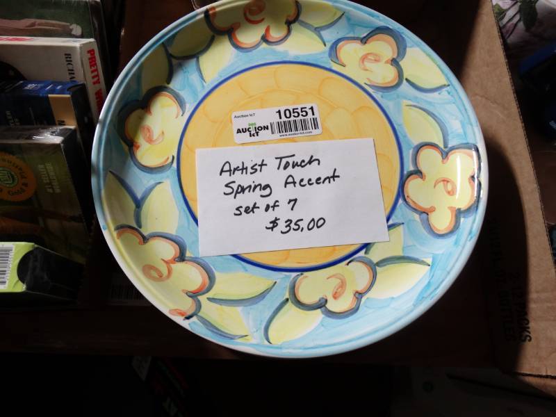 lot 10551 image: Artist Touch Spring Accent Plates