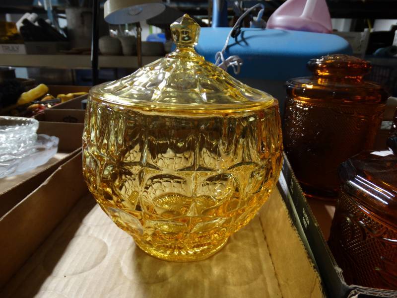 lot 10559 image: Large Tiara Glass Candy Dish