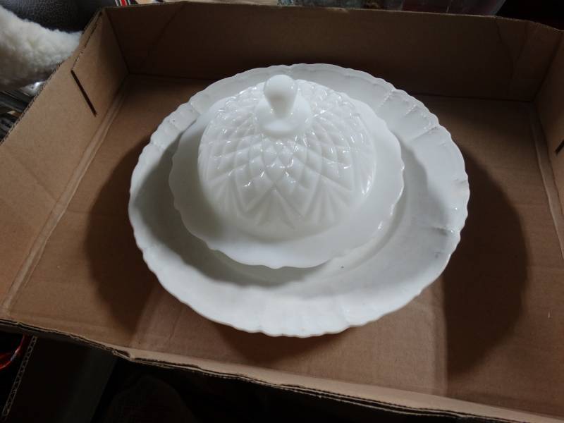 lot 10583 image: Lot of White Glass Dishware