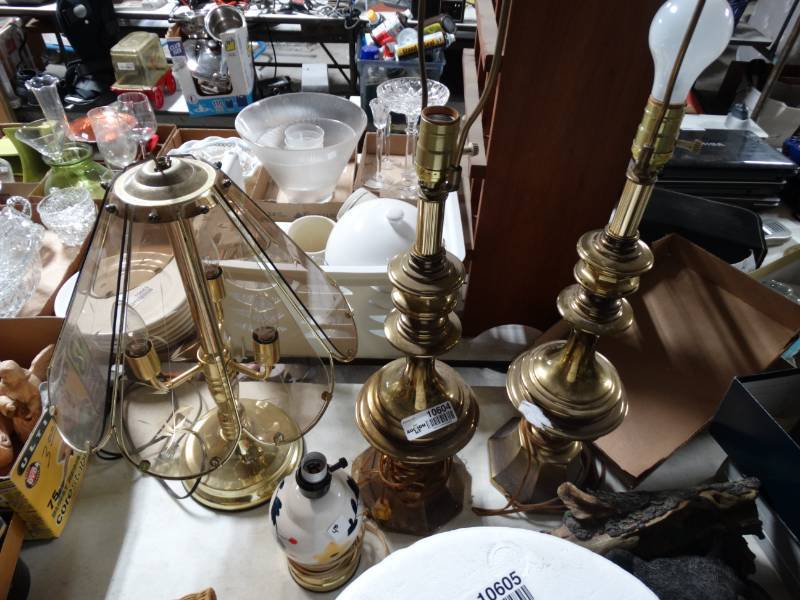 lot 10604 image: Lot of 4 Lamps