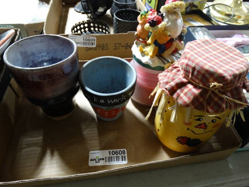 lot 10608 image: Lot of Home Decor