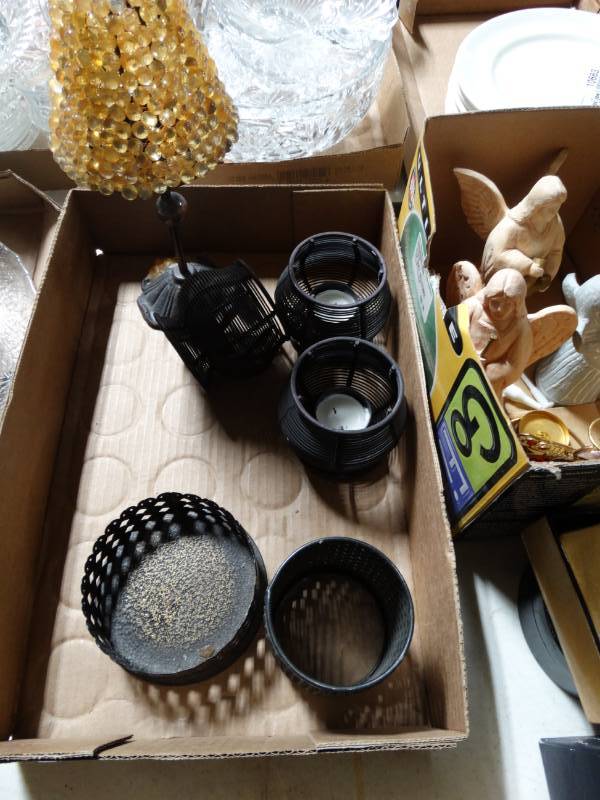 lot 10609 image: Lot of 6 Candle Holders