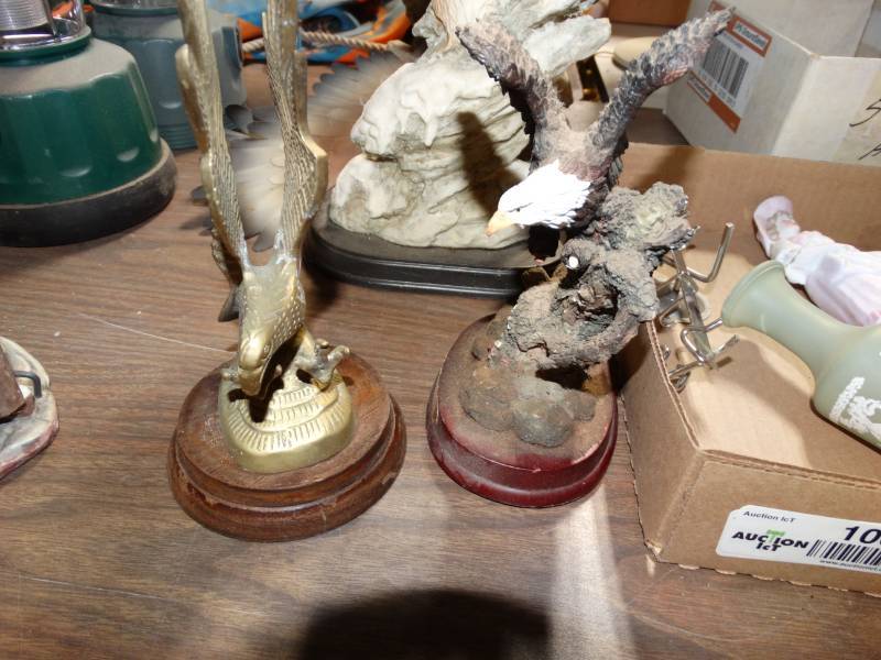 lot 10624 image: 2 Bald Eagle Figurines
