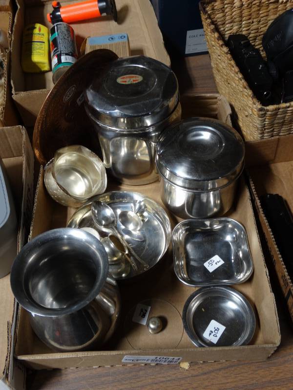 lot 10644 image: Lot of 7 Pieces of Stainless Steel Dishware