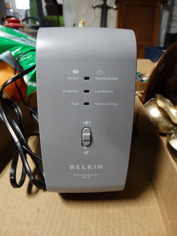 lot 10646 image: Belkin Battery Backup Unit
