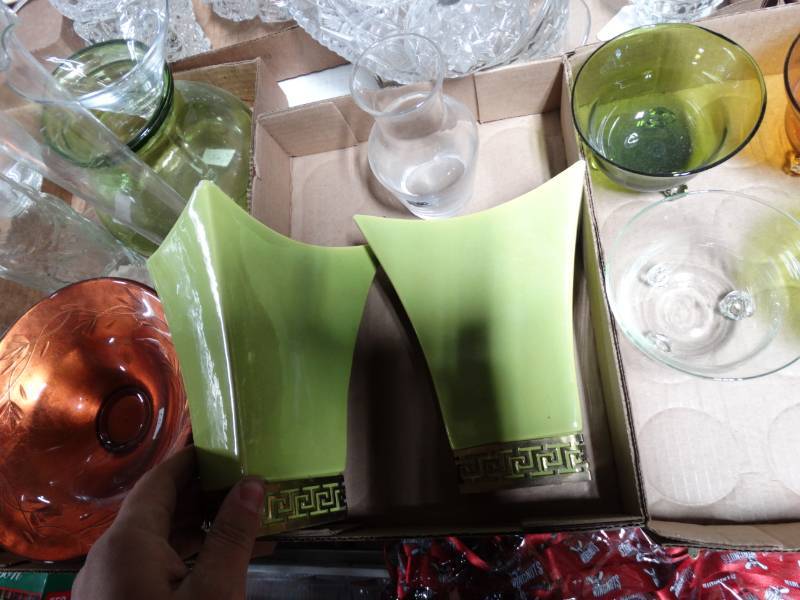 lot 10659 image: Lot of 3 Glass Vases