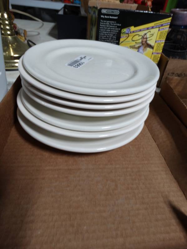 lot 10663 image: Lot of 7 Porcelain Glazed Plates