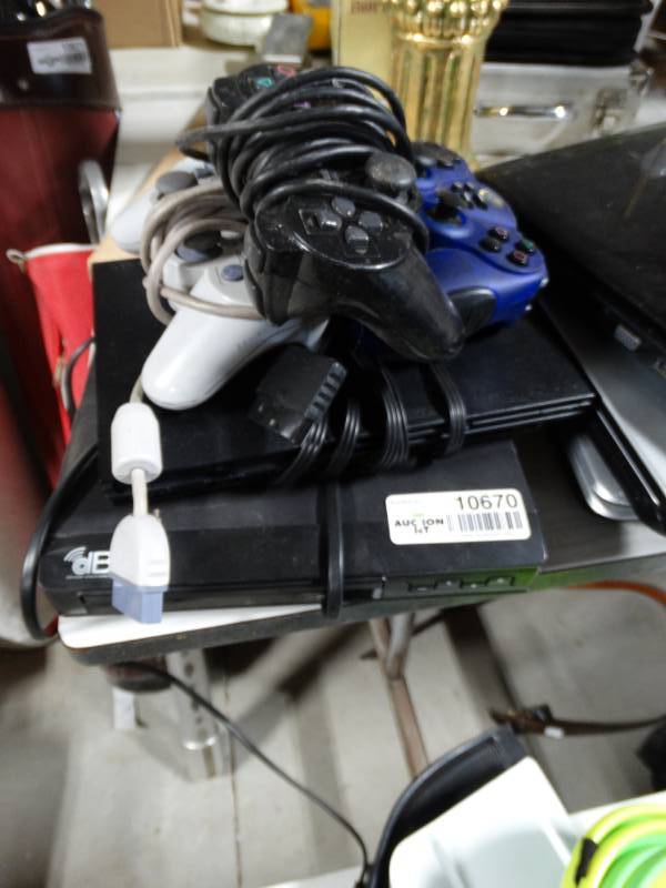 lot 10670 image: Lot of Electronics