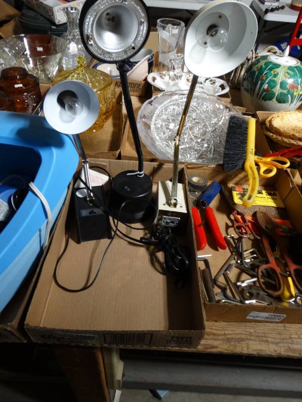 lot 10686 image: Lot of 3 Vintage Desk Lamps