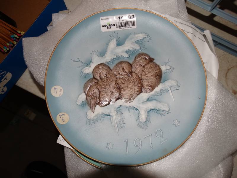 lot 10693 image: Decorative Plate