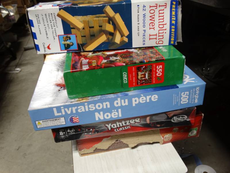 lot 10734 image: Lot of Games and Puzzles