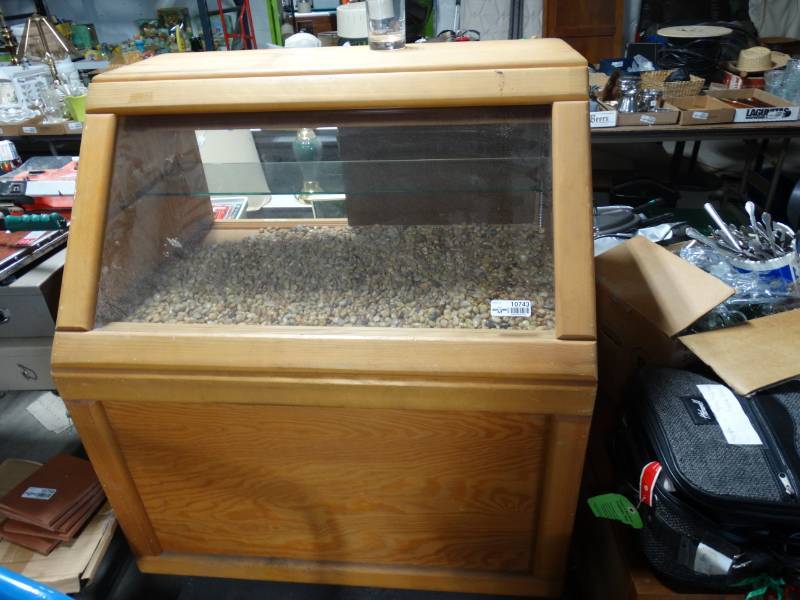 lot 10743 image: Wooden Display Case