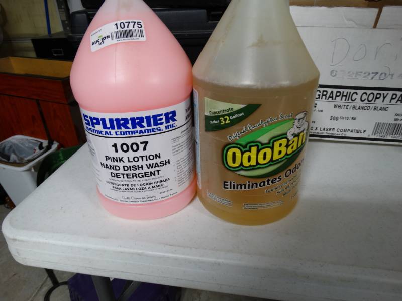 lot 10775 image: Lot of Cleaning Products