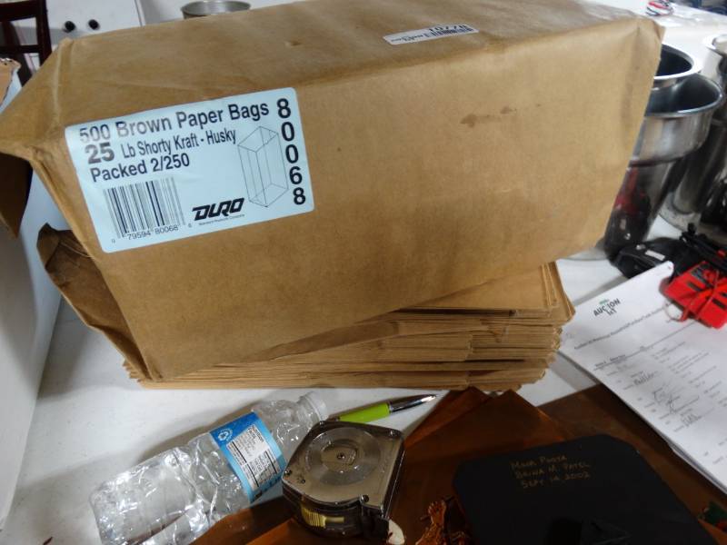 lot 10778 image: Lot of Brown Paper Bags