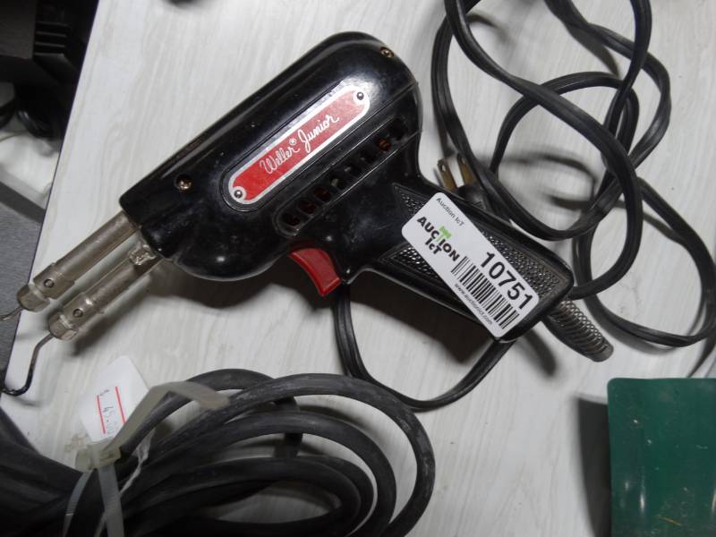 lot 10751 image: Weller Junior Soldering Gun- In Working Condition
