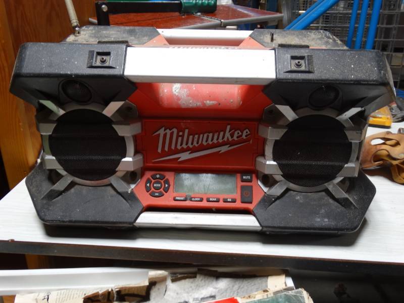 lot 10756 image: Milwaukee Job Site Radio- Powers On
