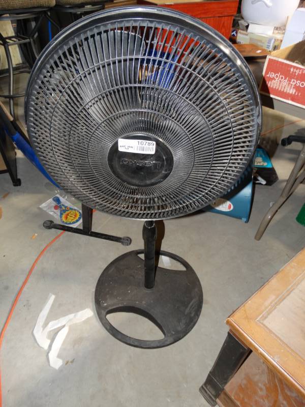 lot 10789 image: 12 Cup Proctor Silex Coffee Pot