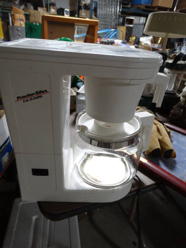 lot 10790 image: Igloo Cooler