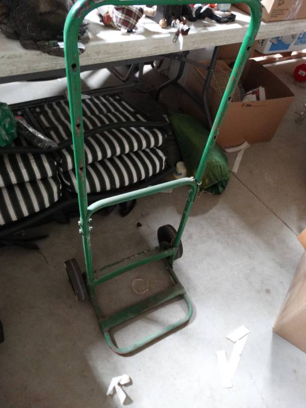 lot 10796 image: 2 wheel dolly