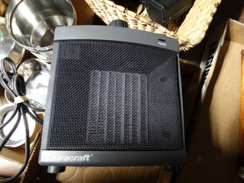 lot 10748 image: Duracraft Small Electric Heater- In Working Condition