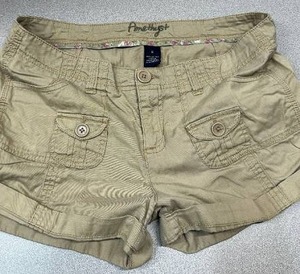 lot 5673 image: Amethyst Brand Womens Cargo Shorts Khaki (Size 9)