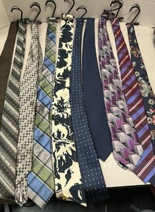 lot 5680 image: Mens Designer Necktie Collection - 10 Silk Ties