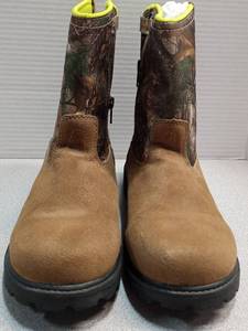 lot 3308 image: Youth Camo Print Wellington Boots - Size 4D
