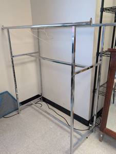 lot 59 image: Chrome Double Bar Clothing Rack  - Retail $89