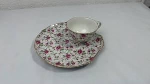 lot 14 image: Lefton Rose Chintz Tea Set - 22 Piece Collection
