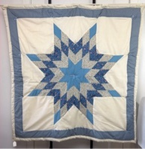 lot 15 image: Blue and White Star Pattern Quilt