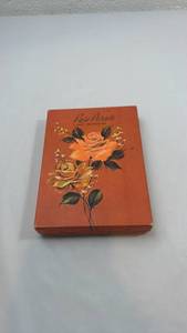 lot 119 image: Rose Parade Fine Stationery Box