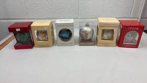 lot 137 image: Collection of 1980s Christmas Ornament Lot