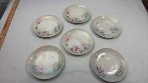 lot 142 image: Hand Painted Pink Rose Berry Bowls Set