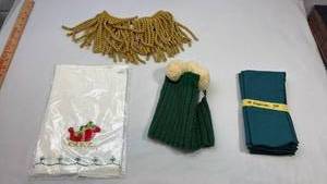 lot 146 image: Christmas Holiday Craft Supply Bundle