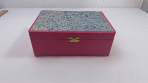 lot 157 image: Mid-Century Red Wooden Storage Box with Marbled Lid