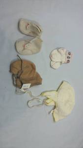 lot 160 image: Baby Clothing and Accessories Set