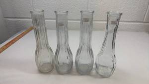 lot 169 image: Clear Glass Swirl Pattern Bud Vases - Set of 4