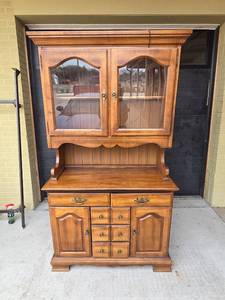 Wood China Cabinet Hutch