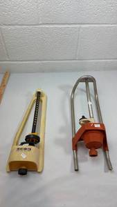 lot 38 image: Lawn Oscillating Sprinklers - Melnor Set