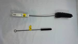 lot 61 image: Long Handle Cleaning Brush Set