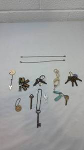 lot 82 image: Mixed Lot of Keys and Key Chains