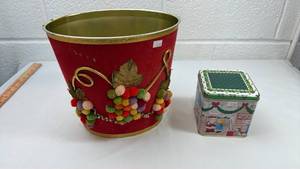 lot 198 image: Decorative Red Christmas Storage Containers